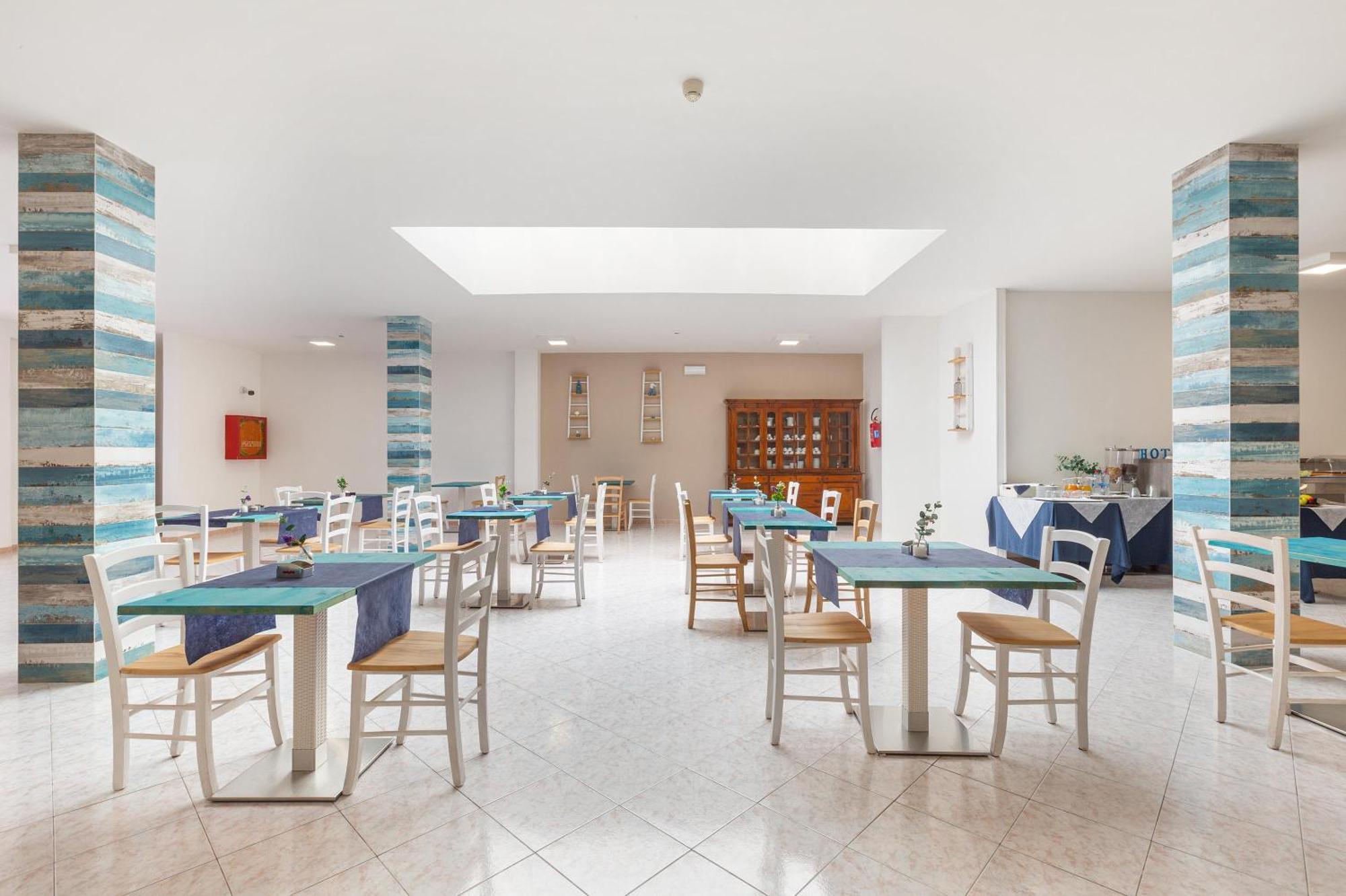 Hotel Il Riccio Porto Cesareo Exterior foto