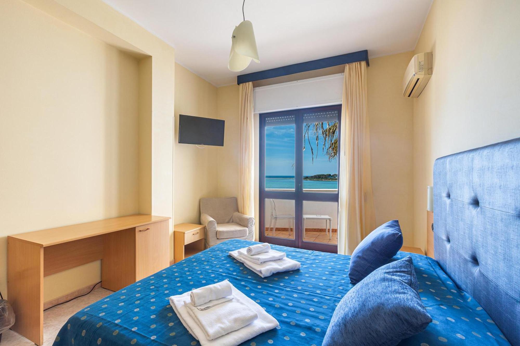 Hotel Il Riccio Porto Cesareo Exterior foto